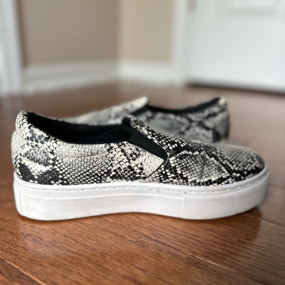 NanaMacs, Qupid slip on snake print sneakers size 7, lightly worn condition - Picture 6 of 10